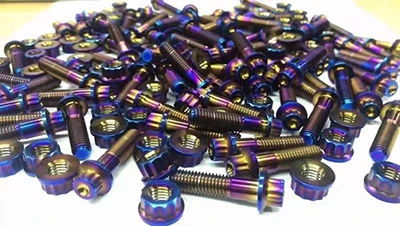 Vim li cas thiaj siv titanium fasteners?